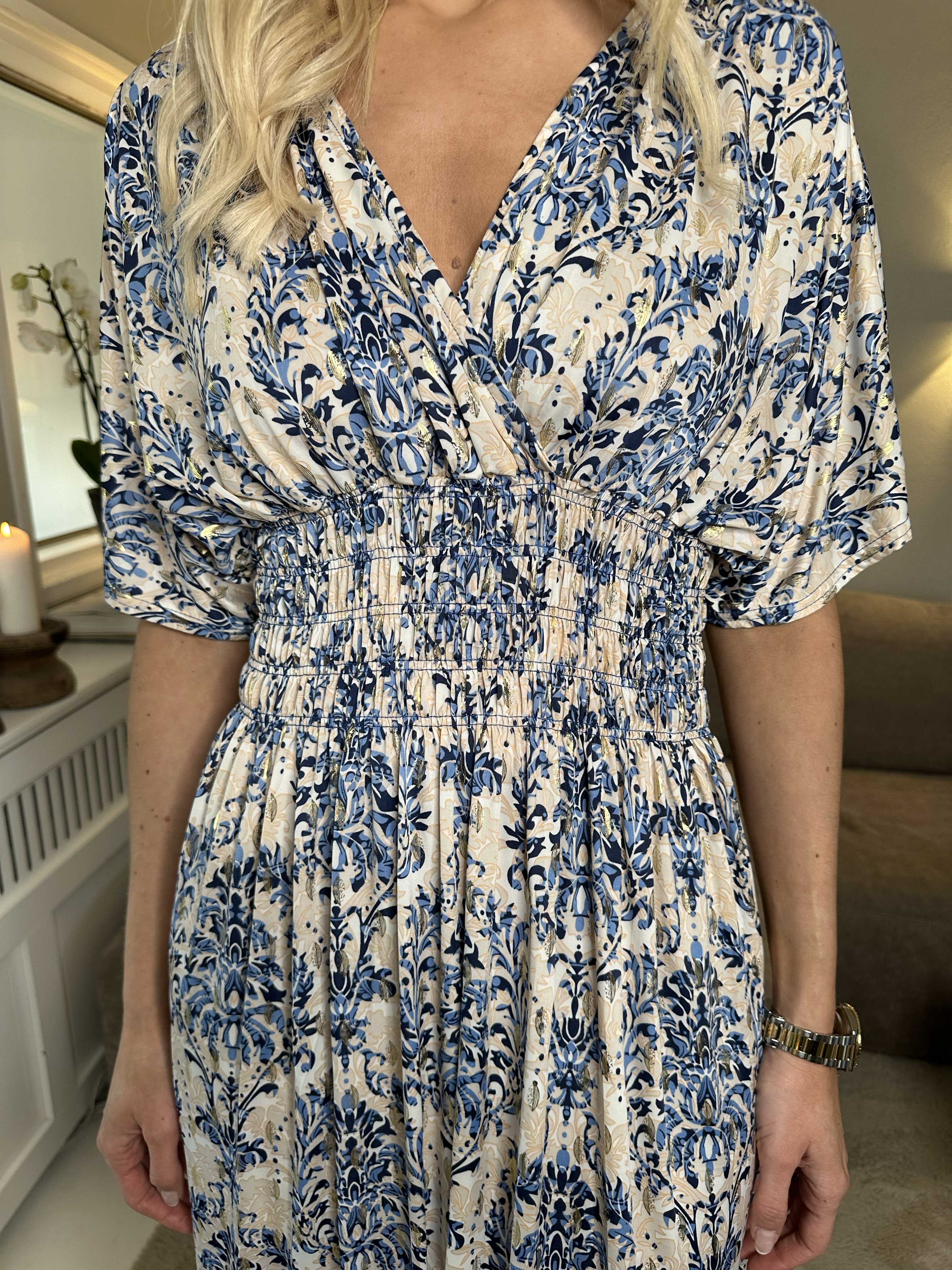 Pams Royal - Lång klänning med resår i skrynkelfritt tyg